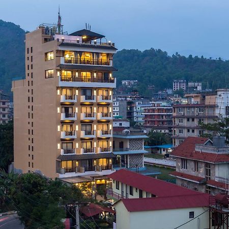 Hotel Mala ポカラ エクステリア 写真