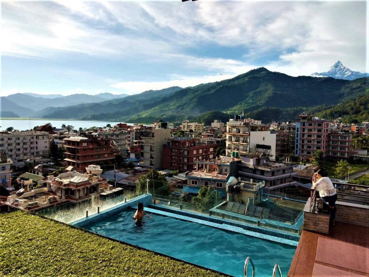 Hotel Mala ポカラ エクステリア 写真