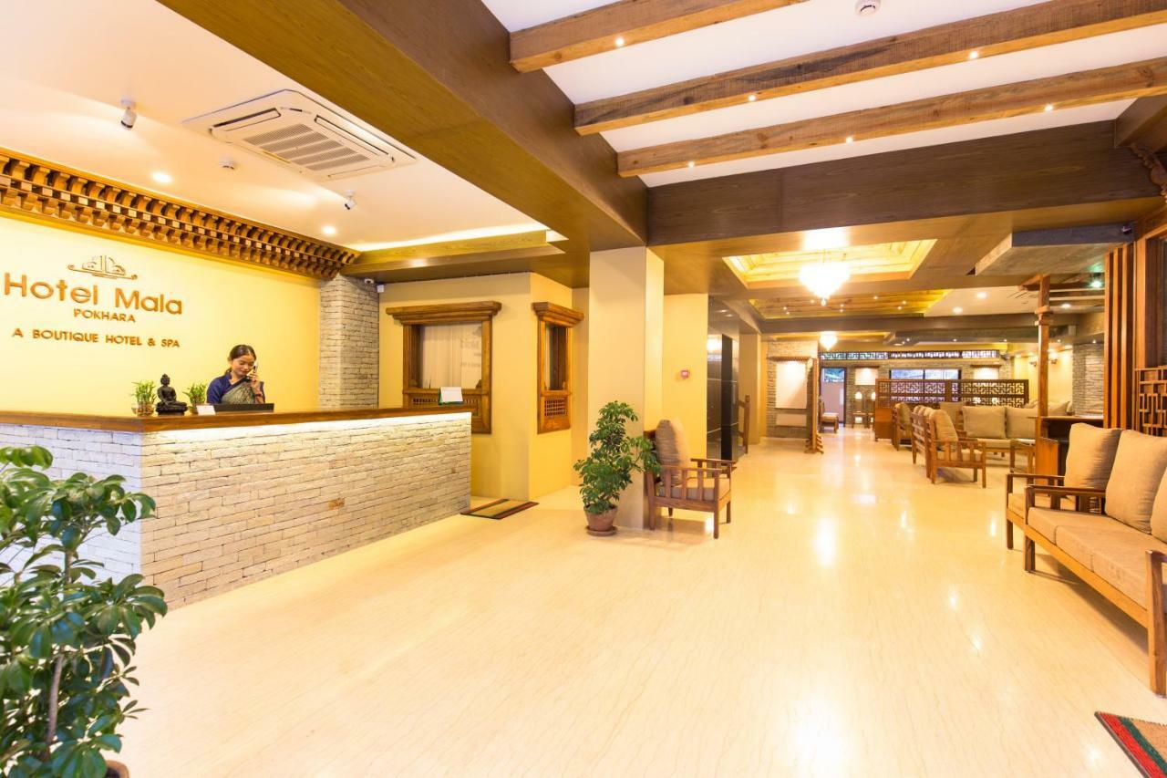 Hotel Mala ポカラ エクステリア 写真
