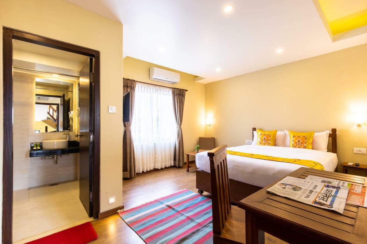 Hotel Mala ポカラ エクステリア 写真