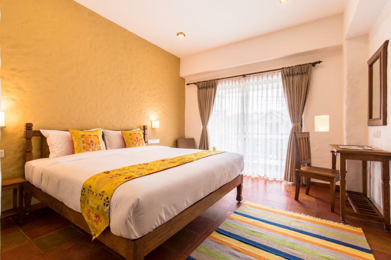 Hotel Mala ポカラ エクステリア 写真