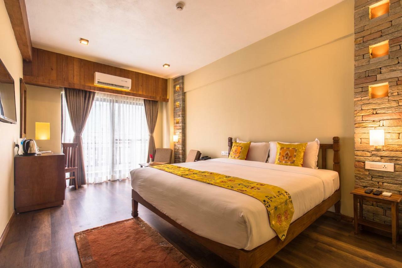 Hotel Mala ポカラ エクステリア 写真
