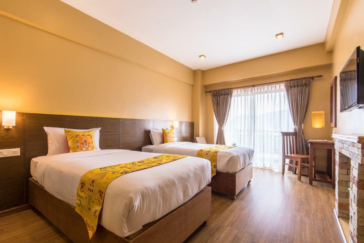 Hotel Mala ポカラ エクステリア 写真