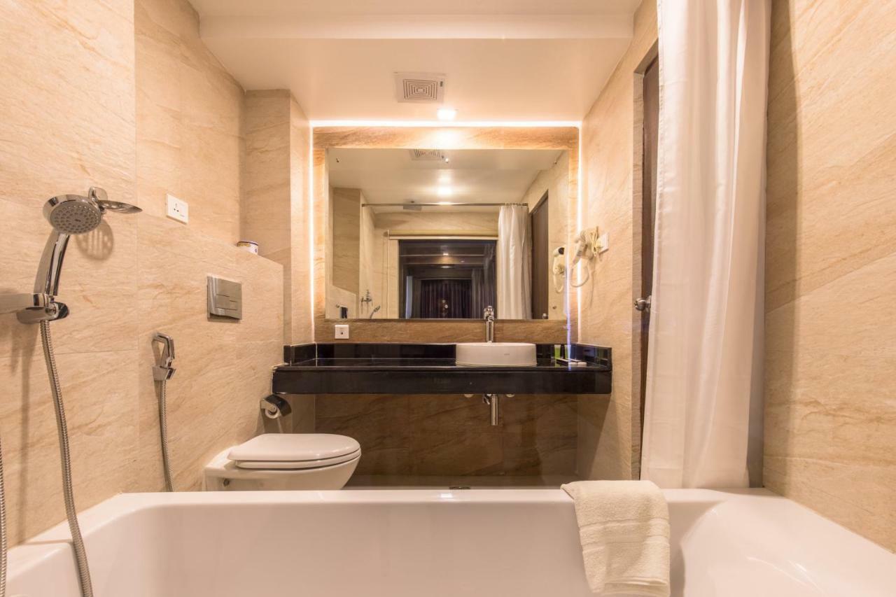 Hotel Mala ポカラ エクステリア 写真