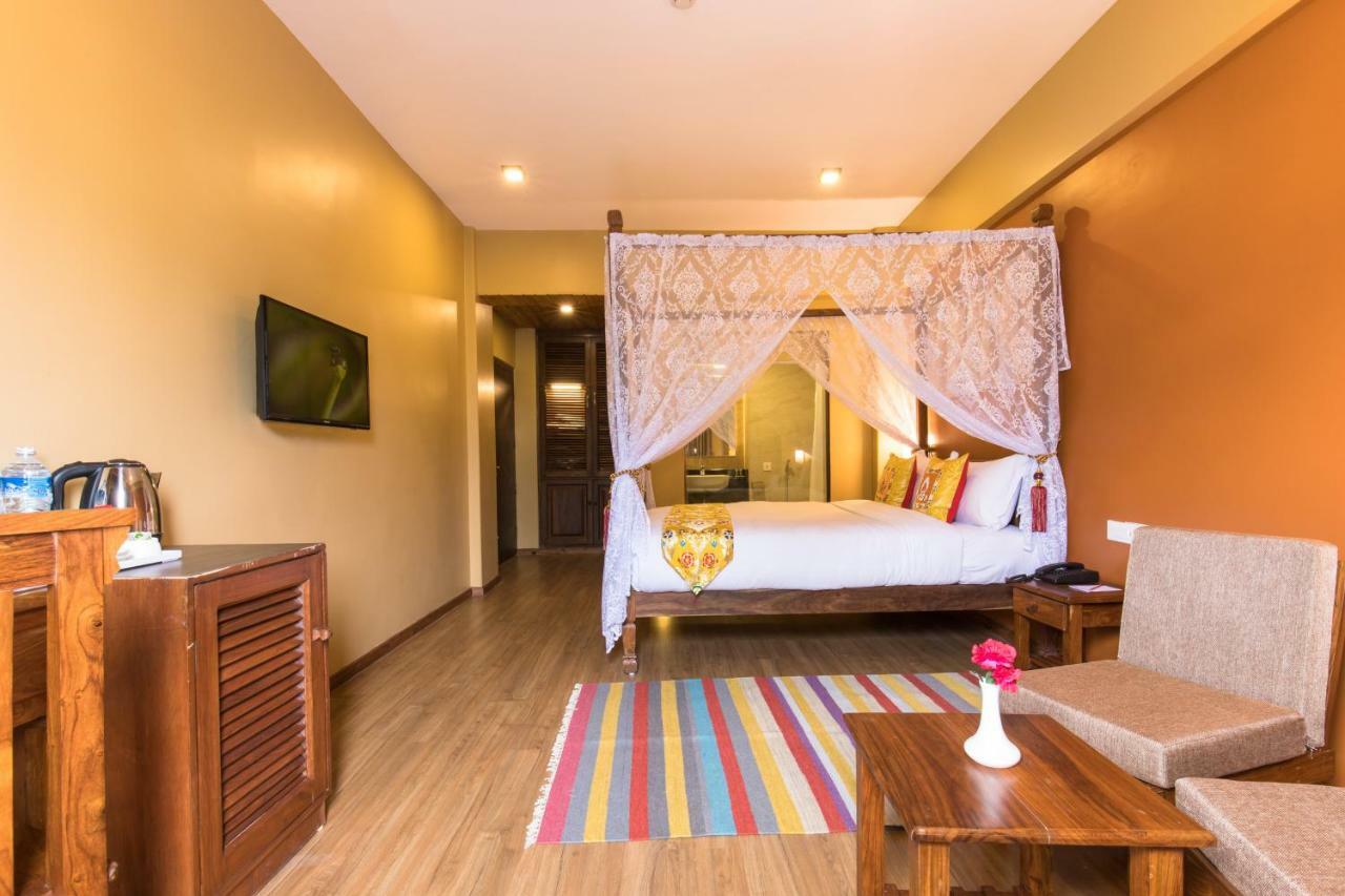 Hotel Mala ポカラ エクステリア 写真